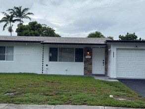 Building Photo - 5023 SW 93rd Ave