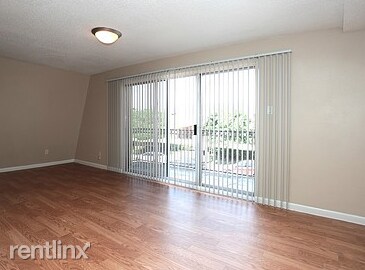 Foto del edificio - 1 br, 1 bath Apartment - 3836 Richmond Ave