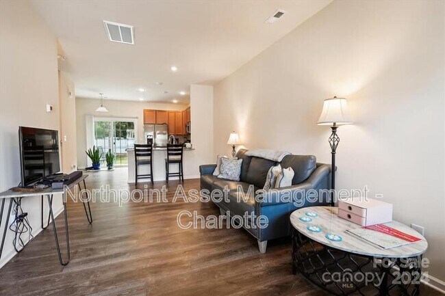 Foto del edificio - 7237 Jane Parks Way