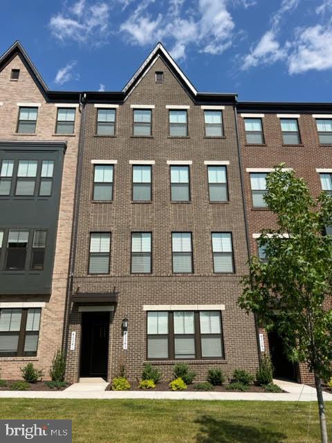 Building Photo - 43343 Goshen Run Sq