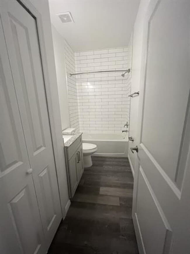 Building Photo - 4030 SW 7th Pl