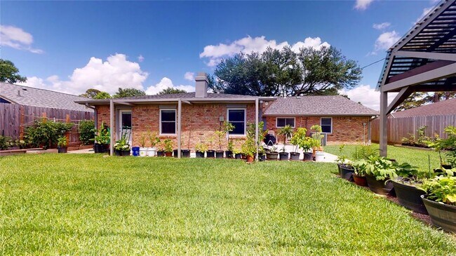 Foto del edificio - 3011 Larknolls Ln