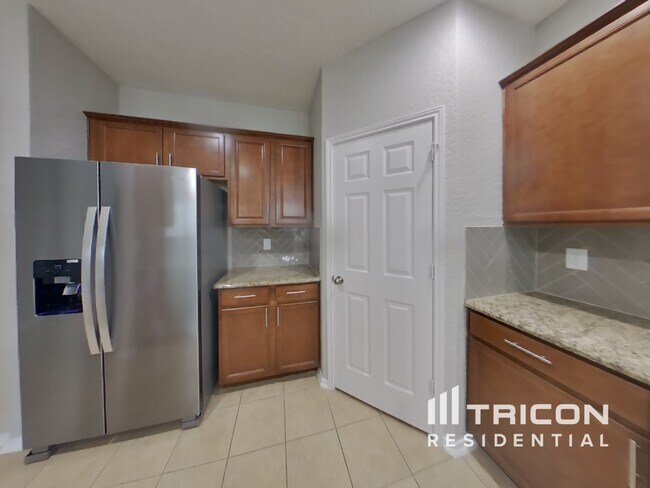 Building Photo - 6526 Palmetto Way