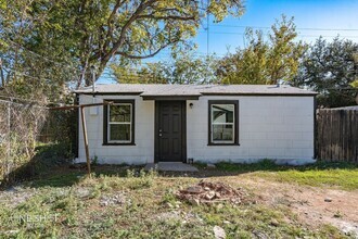 Building Photo - 1909 Highland Ave