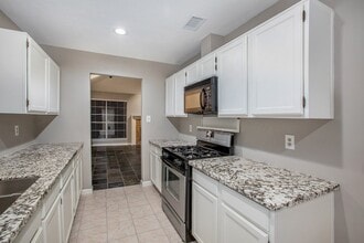 Building Photo - 17002 Sky Blue Pl