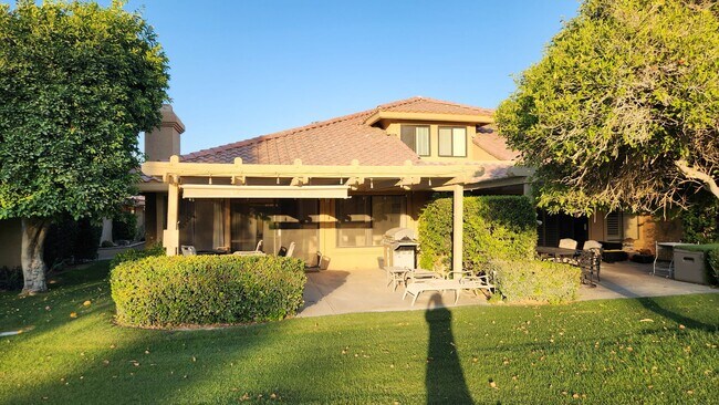 Foto del edificio - Two bedroom, two bath on the 15th fairway