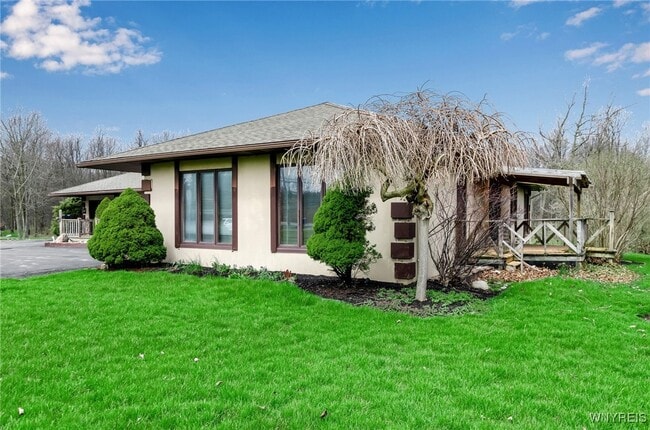 Building Photo - 9400 Wehrle Dr