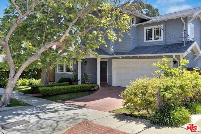 Building Photo - 618 Erskine Dr