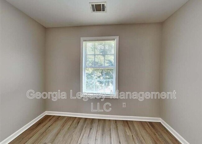 Foto del edificio - 407 Maple Way