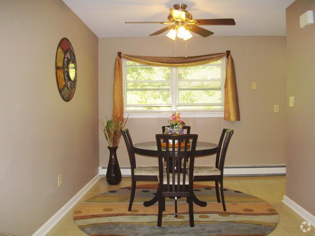 Dining Room - Pointe Breeze Apartments LLC