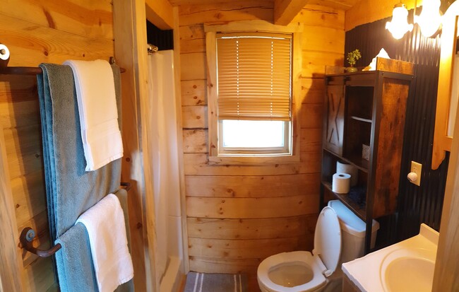 Building Photo - 10701 Road 42 - Cabin Rd