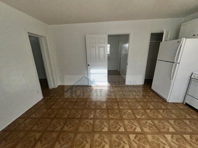 Foto del edificio - 5814 Taylor St