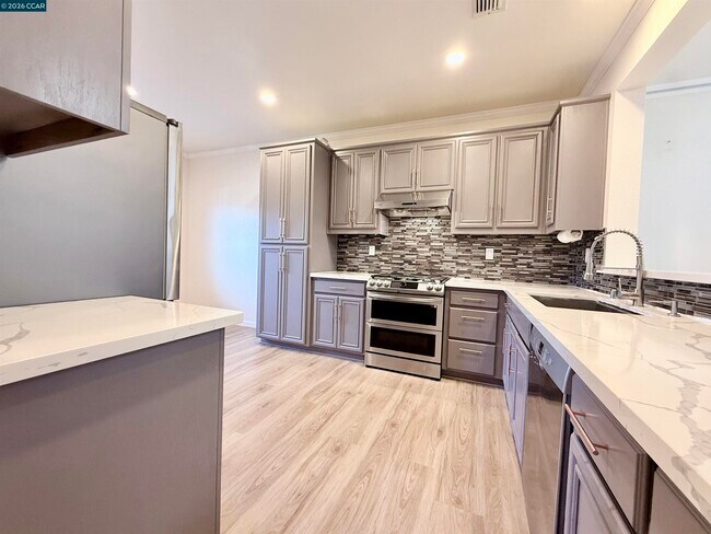 Foto del edificio - 4311 Pine Creek Cir