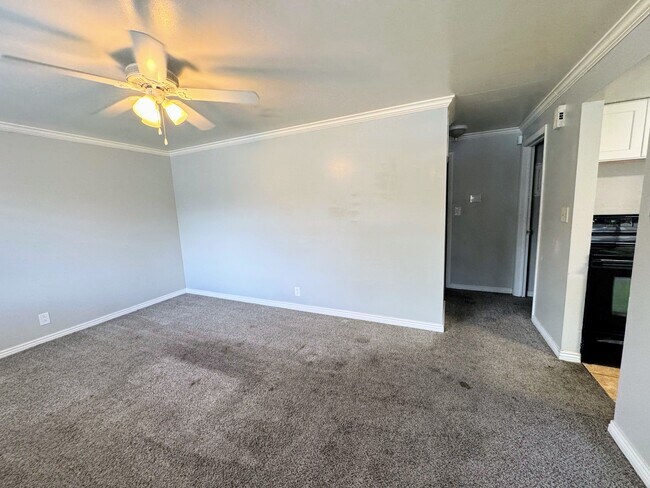 Foto del edificio - Two-Bedroom Apartment in South Salt Lake!