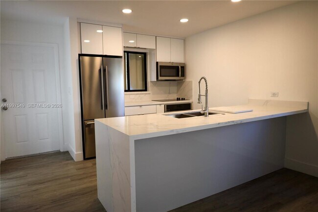 Foto del edificio - 2385 NE 171 St