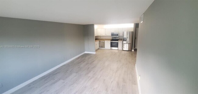 Foto del edificio - 14840 Naranja Lakes Blvd