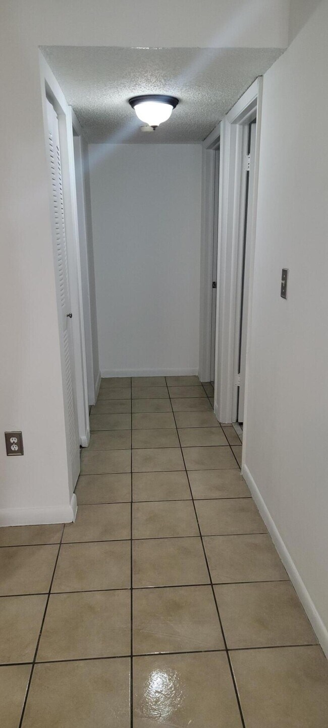 Foto del edificio - 7210 NW 179th St
