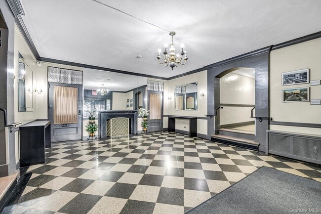 Foto del edificio - 72-34 Austin St