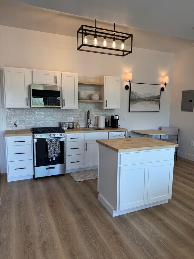 Foto del edificio - 245 Country Hills Ln