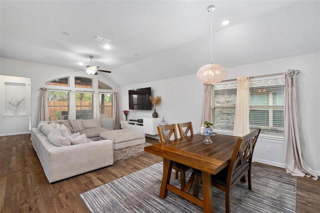 Foto del edificio - 2723 Willow Ln