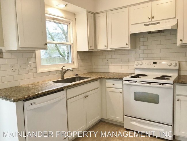 Building Photo - 17761 Deemar Way