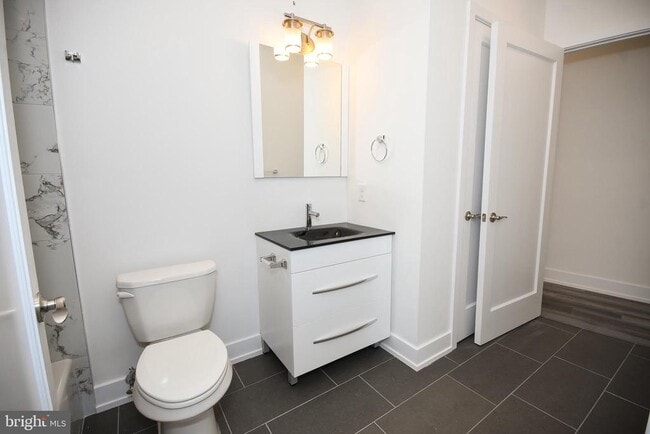 Building Photo - 6164 Ridge Ave