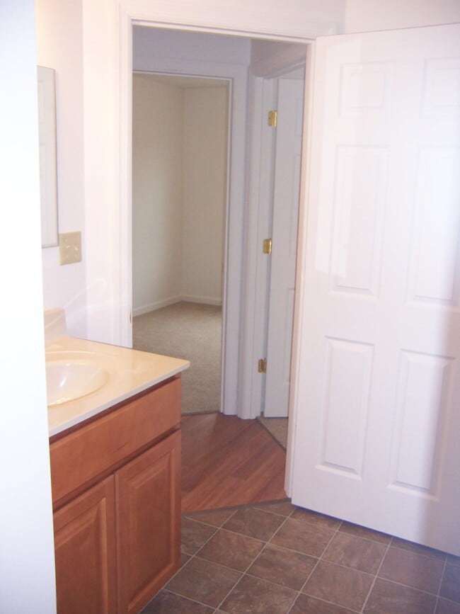 Building Photo - 301 Tavern Ter