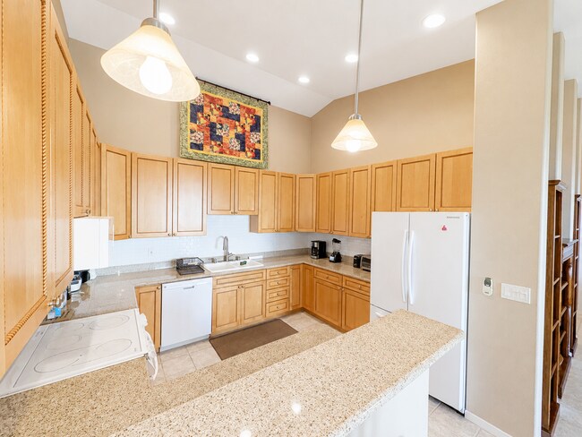 Building Photo - 75-346-346 Hualalai Rd