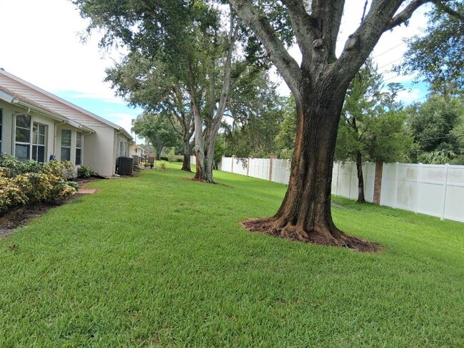 Building Photo - 9142 Cotswald Way