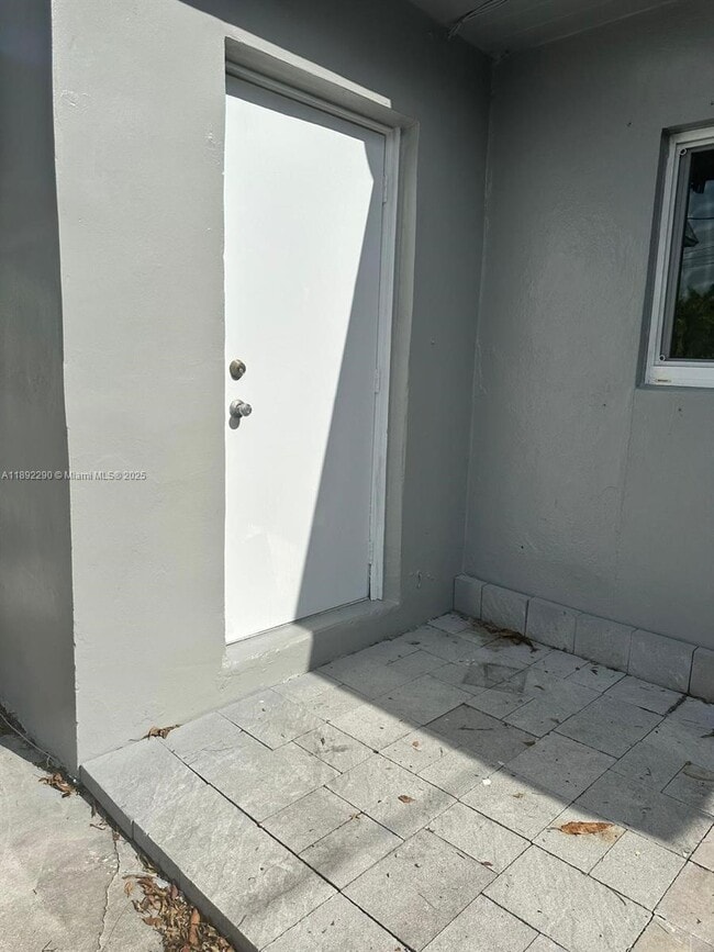 Building Photo - 226 SW 11th St