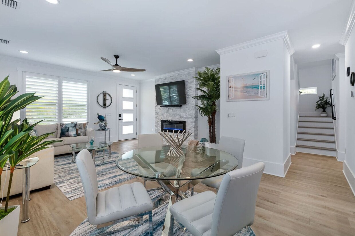 Foto principal - 5484 3rd St