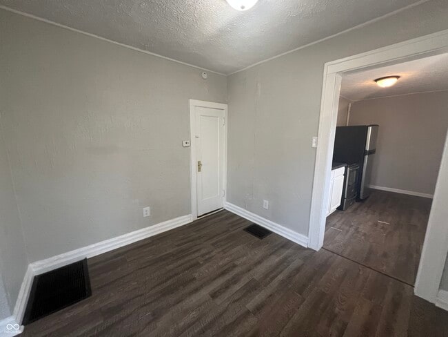 Foto del edificio - 4919 Orion Ave