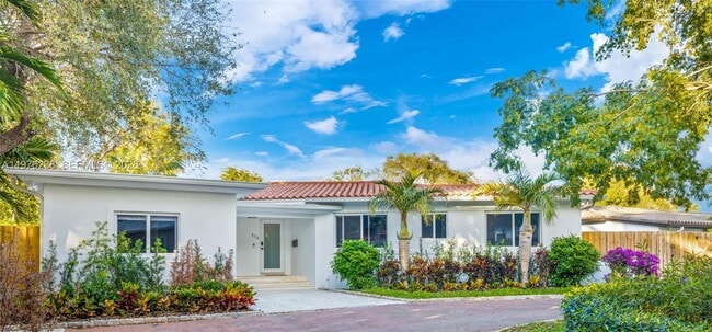 Foto del edificio - 535 NE 50th Terrace