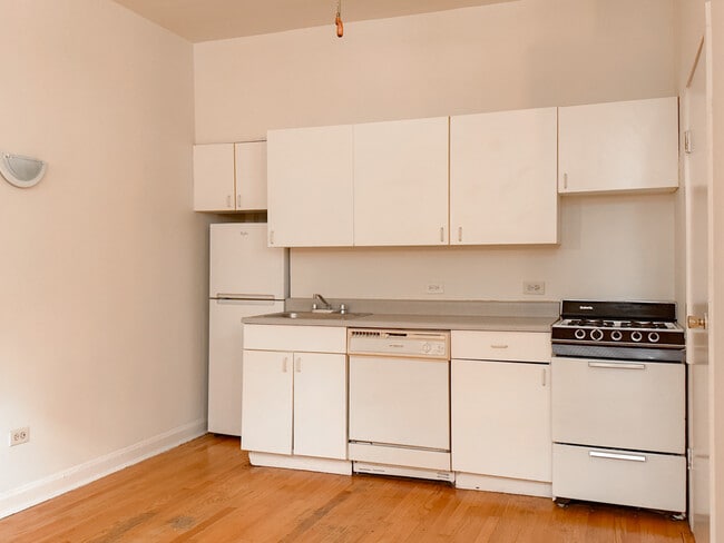 Foto del edificio - 821 W Waveland Ave