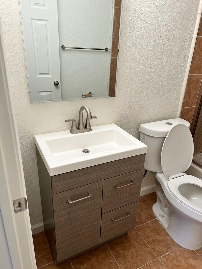 Building Photo - 820 Casanova Ave