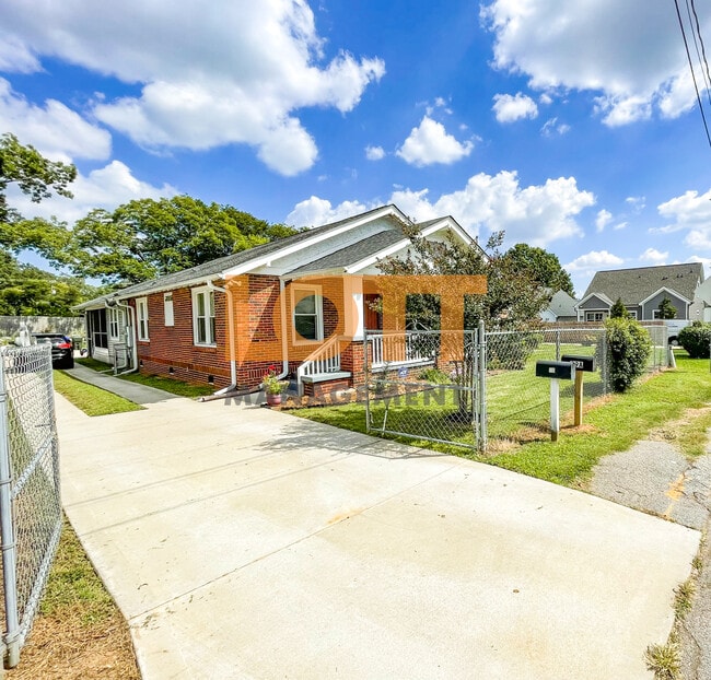 39 Burdette St, Greenville, SC 29611 House Rental in Greenville, SC