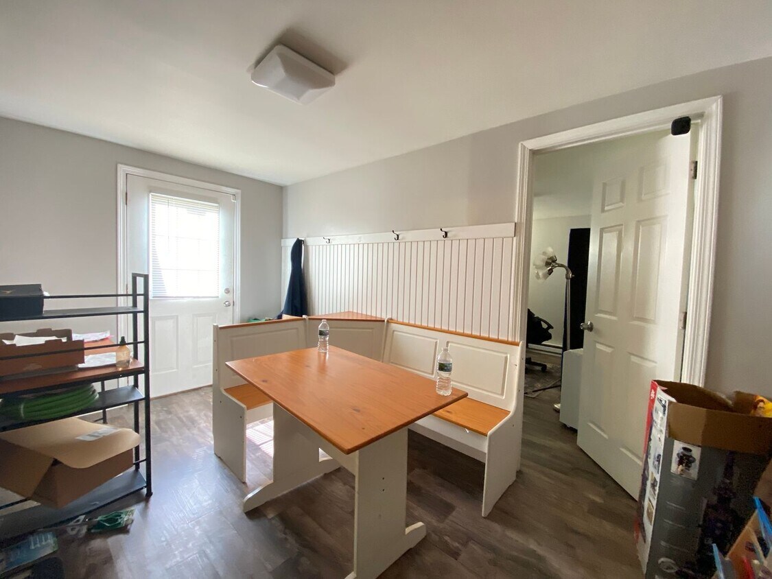 Building Photo - Updated 3 Bedroom Home in Highland, IN