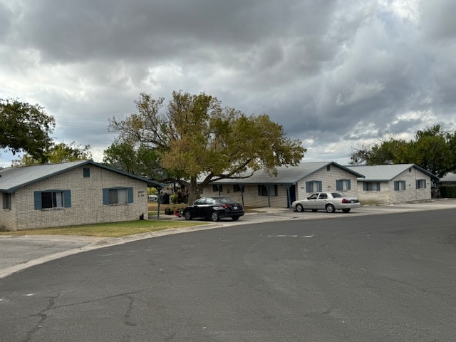 Building Photo - 516 Brian Dr