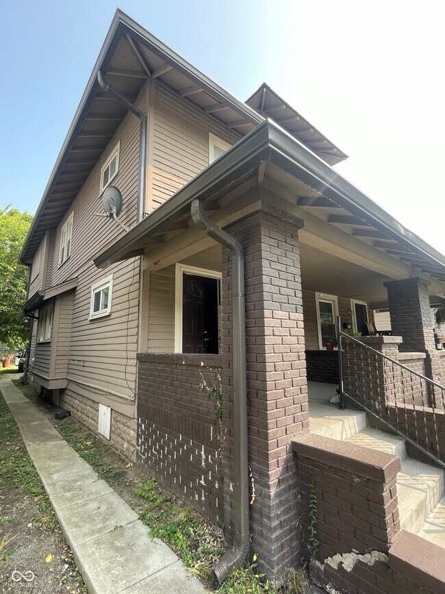 Foto del edificio - 4212 E Washington St