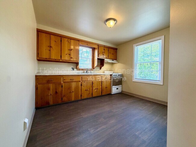 Building Photo - 1447 Giddings Ave SE