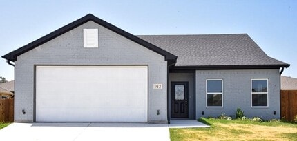 Building Photo - 912 Avagail Ave