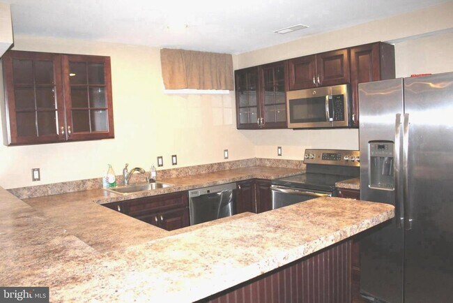 Foto del edificio - 2707 Hollywell Ct