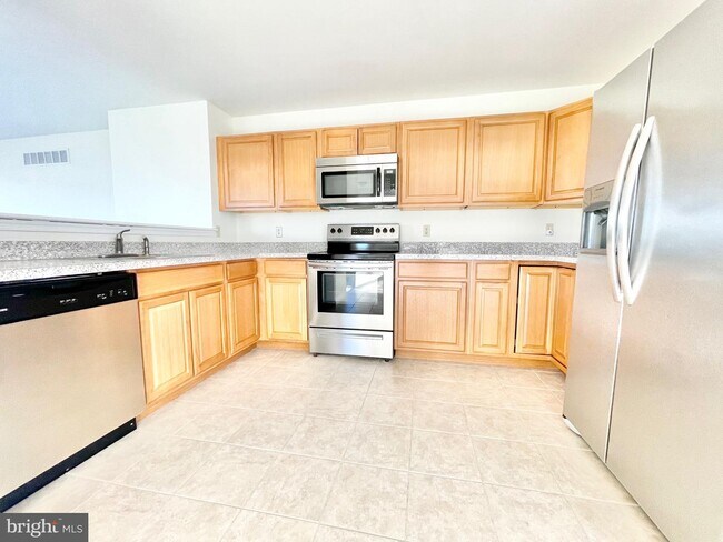 Building Photo - 245 Charring Cross Dr