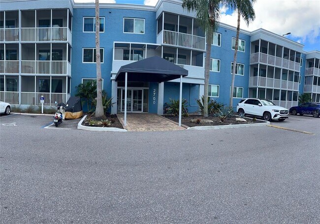 Foto del edificio - 2700 Coconut Bay Ln