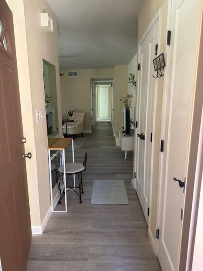 Foto del edificio - Bright & Airy 2-Bedroom Condo in Moraga, F...