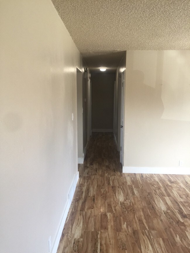 Building Photo - 616 S 1550 E