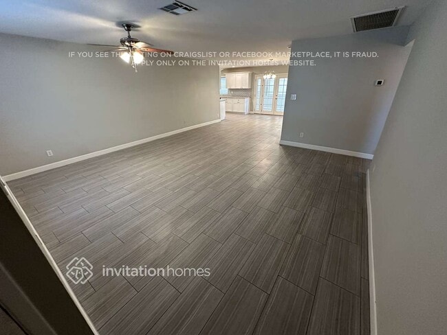 Building Photo - 2631 S Holbrook Ln