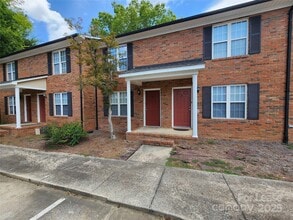 Building Photo - 268 Southcircle Dr NW