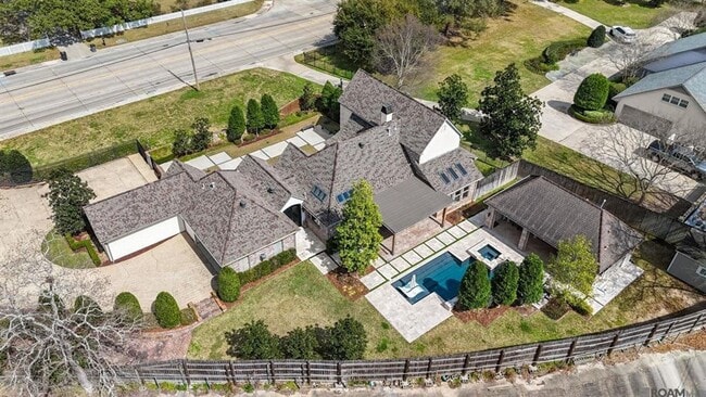 Foto del edificio - 4 Bedroom Luxury Rental located near Bocage | Private Pool | Mother In Law Suite