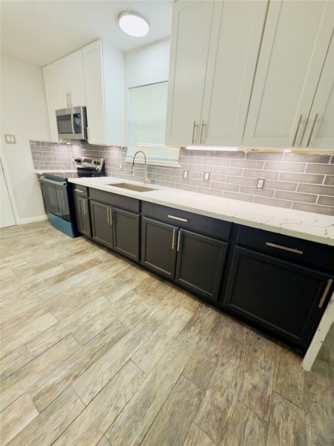 Building Photo - 11915 Greenmesa Dr